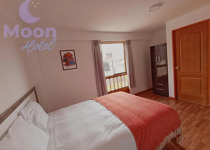 Moon Hotel 3*